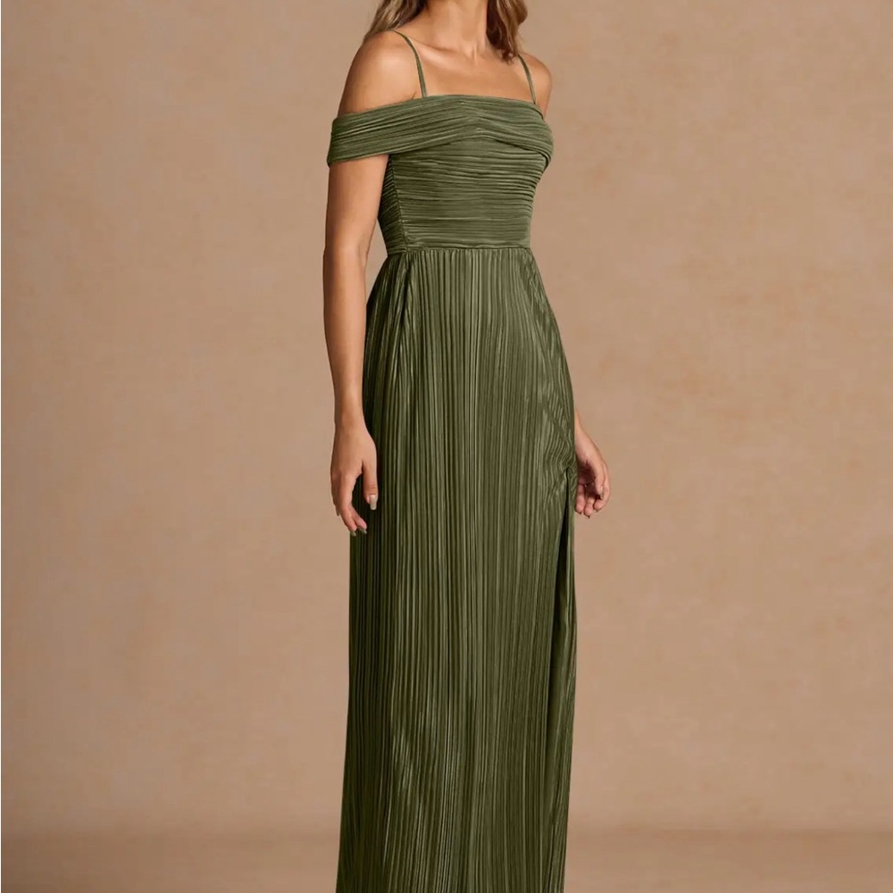 Lulus Poised Performance Olive Green Plisse One - Shoulder Maxi Dress Size M NWT
